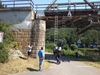 Zavěsit žebřík a vzůru na most.