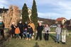 Skupinka, která místo výletu na rozhlednu mohla pozorovat průběh zásahu